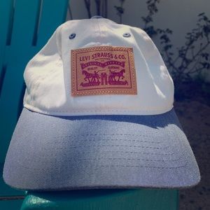 VINTAGE Levi’s Classic Cap 🧢